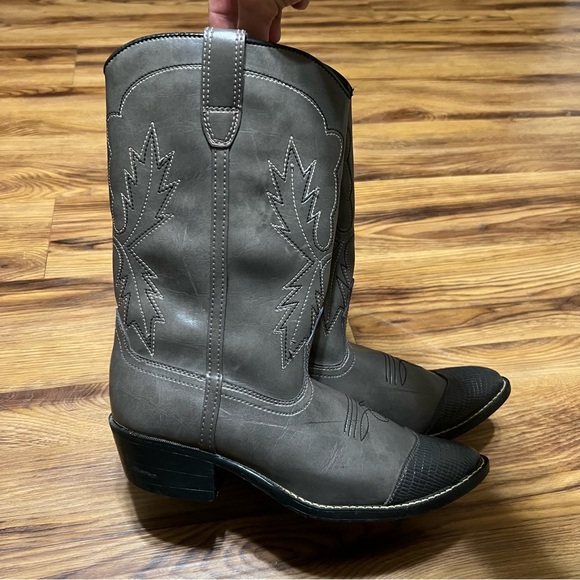 Women’s Blair Boots - Picture 4 of 8